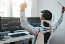 Complete Forex Trading Course for Beginners and Intermediates Illustration of a person analyzing forex trading charts